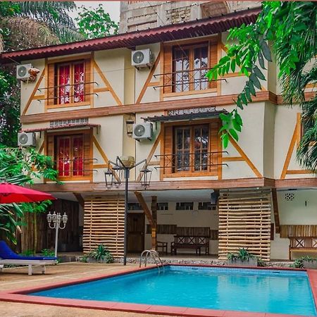 Boutique Hotel Pavillon Abidjan Esterno foto
