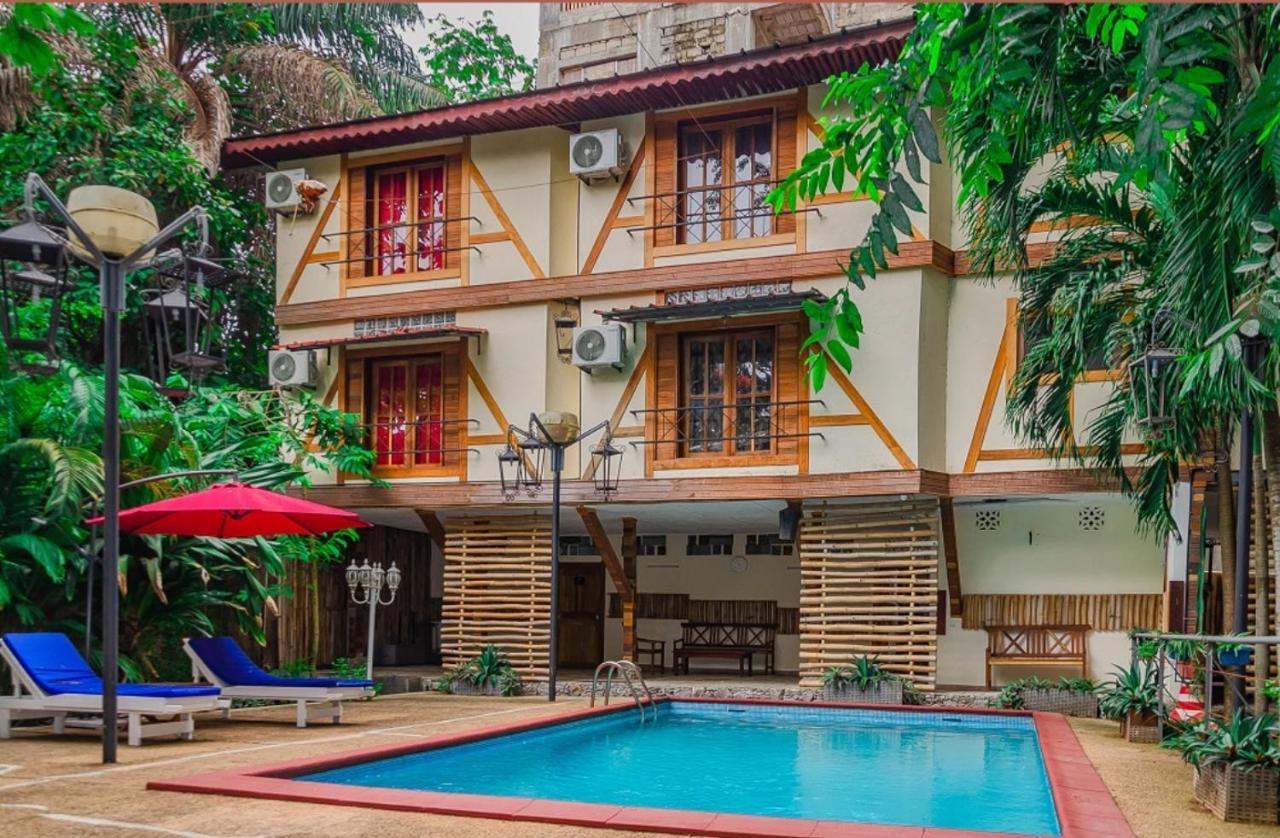 Boutique Hotel Pavillon Abidjan Esterno foto
