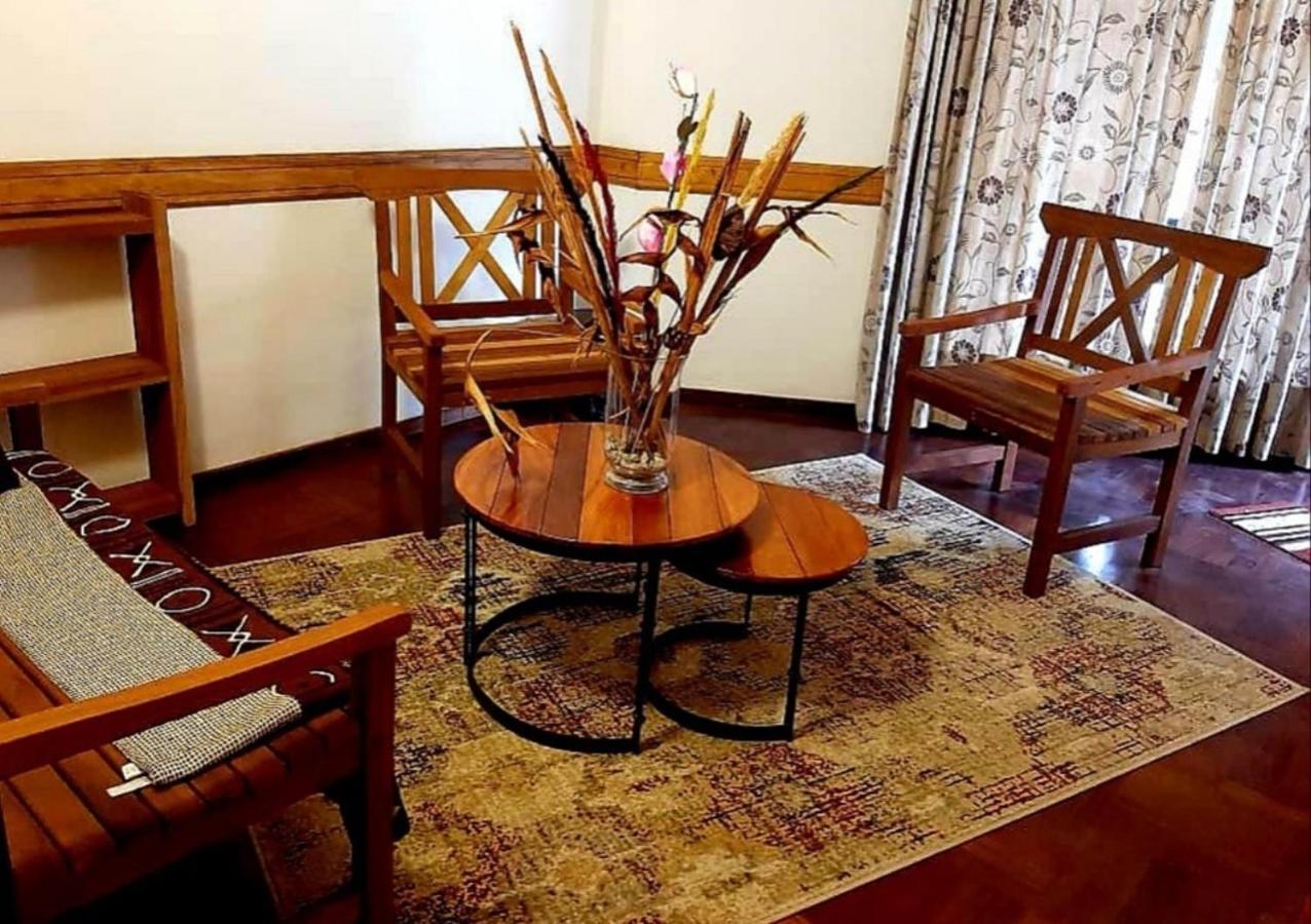 Boutique Hotel Pavillon Abidjan Esterno foto