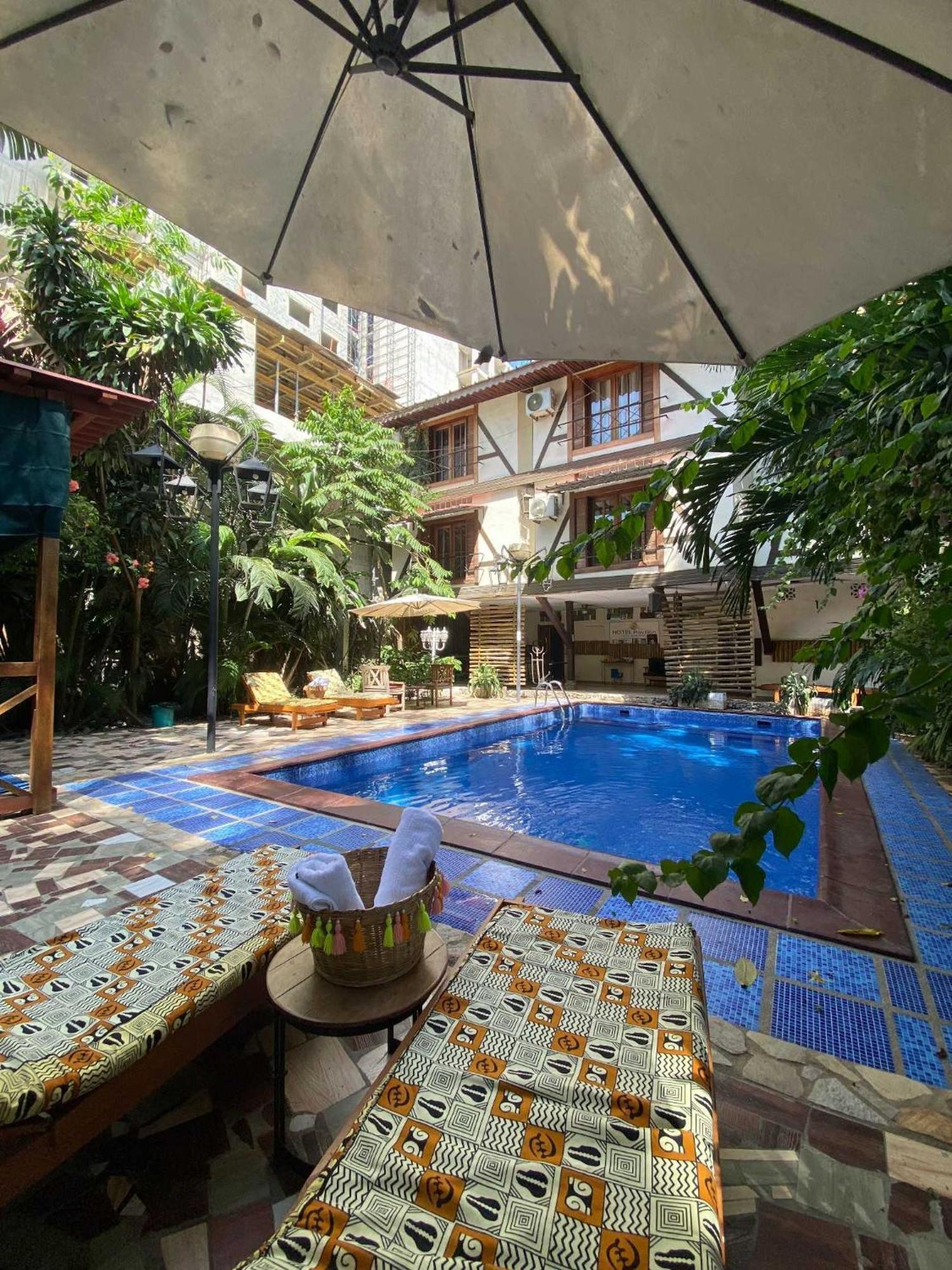 Boutique Hotel Pavillon Abidjan Esterno foto