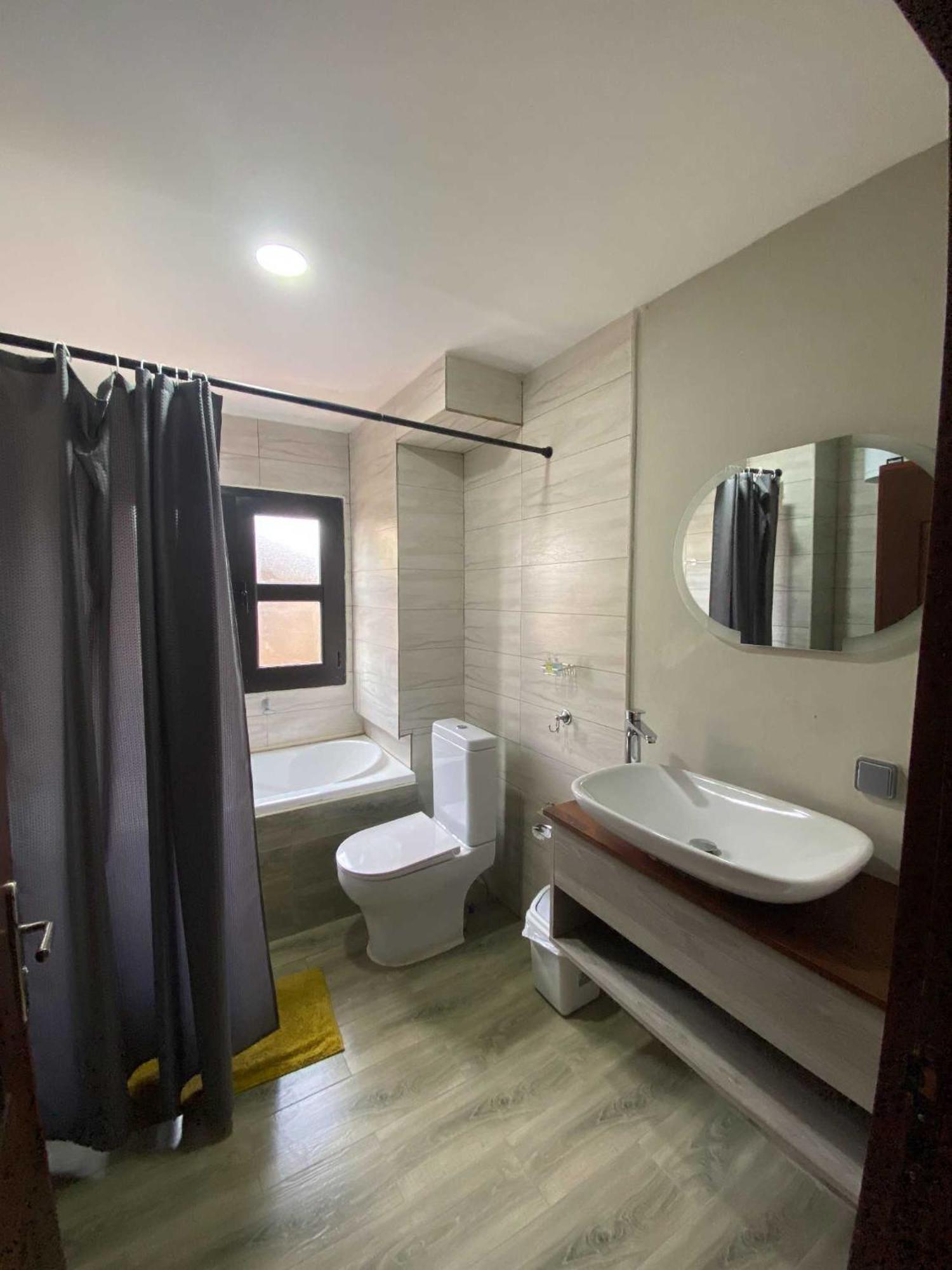 Boutique Hotel Pavillon Abidjan Esterno foto