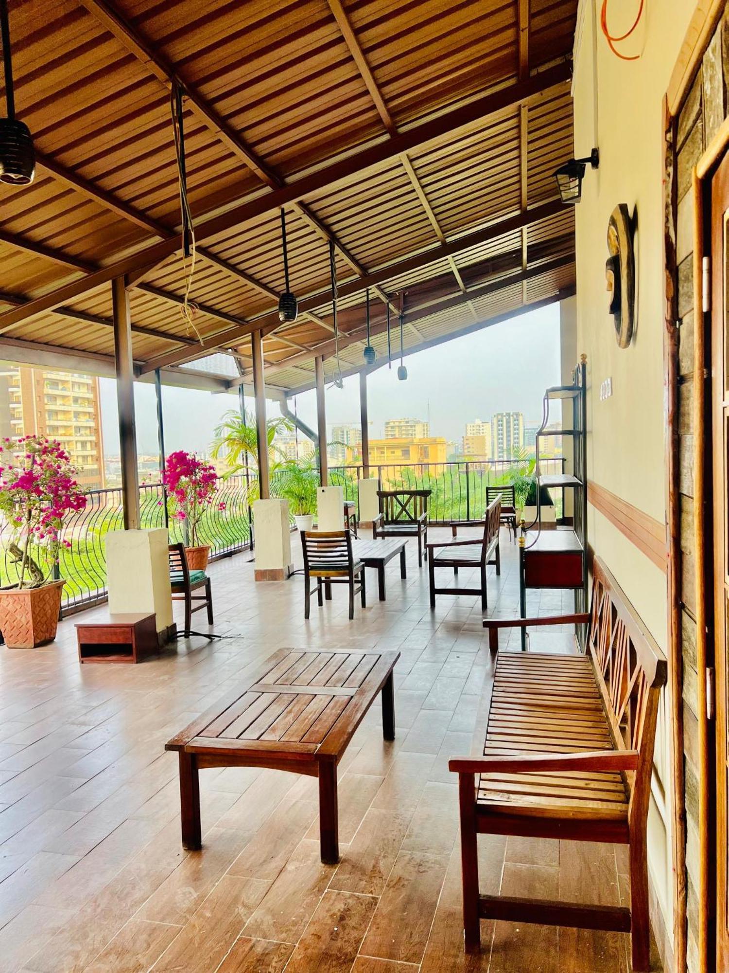 Boutique Hotel Pavillon Abidjan Esterno foto