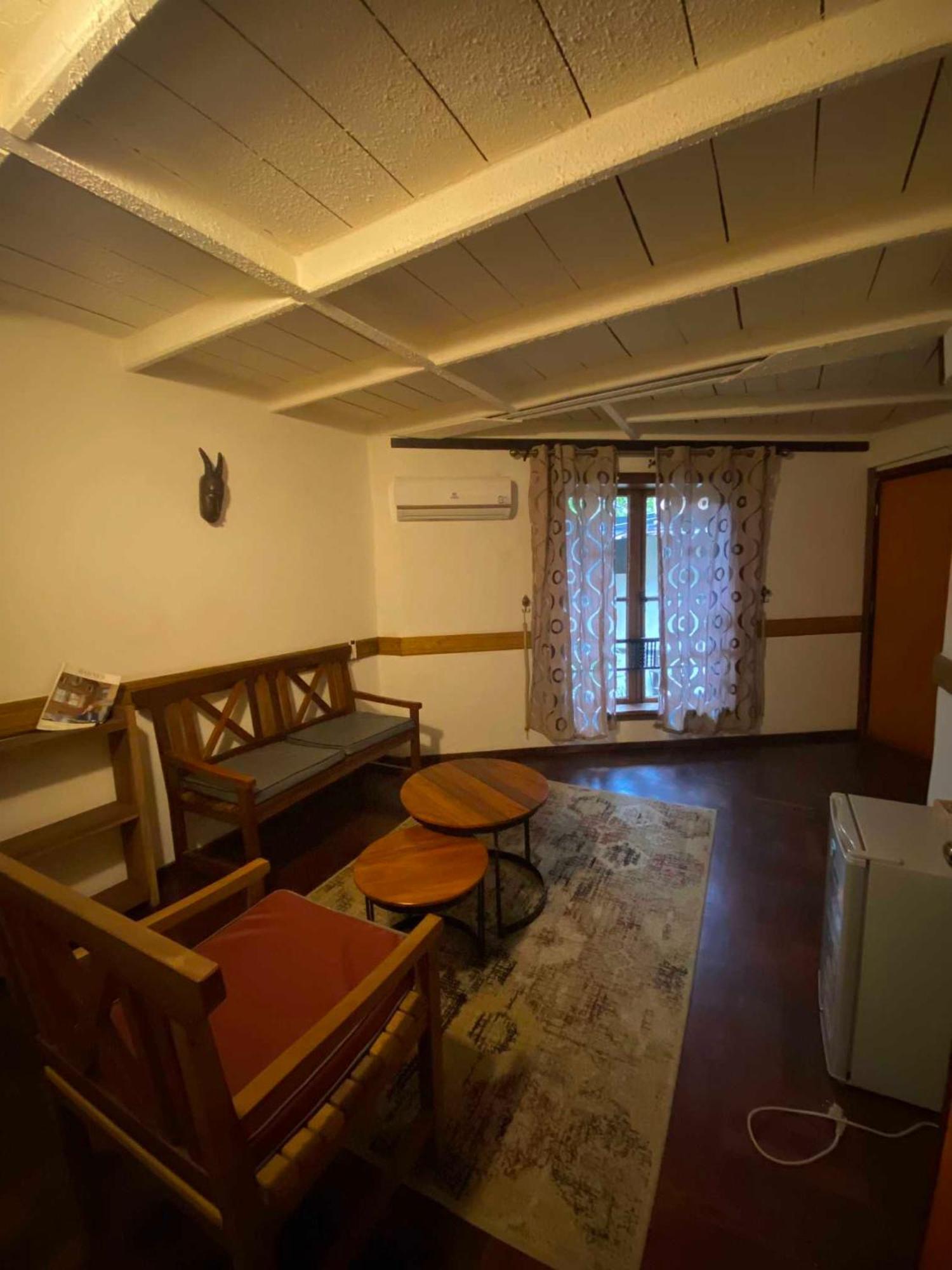 Boutique Hotel Pavillon Abidjan Esterno foto